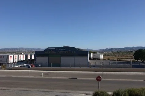 Vista frontal sede Transportes Ortuño Cantero